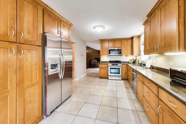 1207 W Thomas Street, Arlington Heights, IL 60004