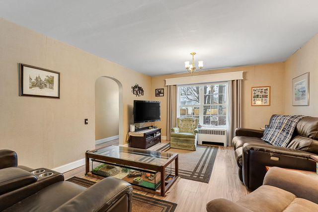 19 Woodlawn Road, Burlington, VT 05408