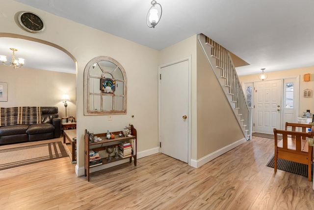 19 Woodlawn Road, Burlington, VT 05408