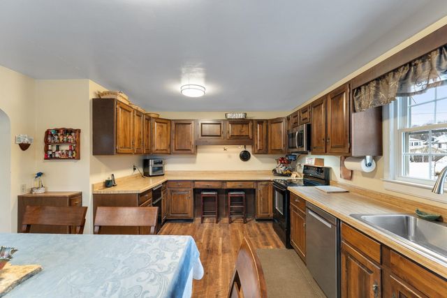 19 Woodlawn Road, Burlington, VT 05408