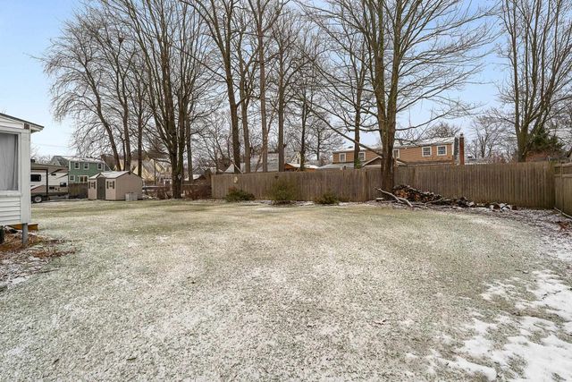 19 Woodlawn Road, Burlington, VT 05408