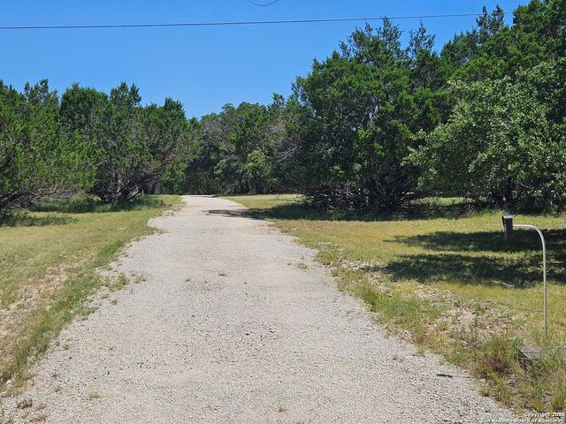 29 Green Cedar Rd., Boerne, TX 78006