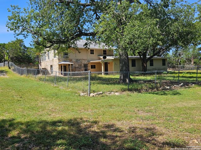 29 Green Cedar Rd., Boerne, TX 78006