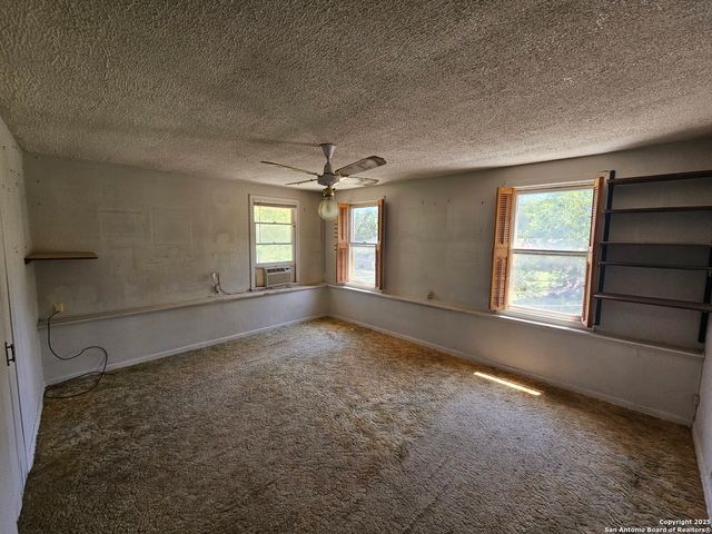 29 Green Cedar Rd., Boerne, TX 78006