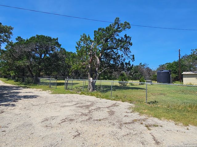 29 Green Cedar Rd., Boerne, TX 78006