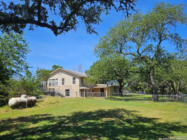 29 Green Cedar Rd., Boerne, TX 78006