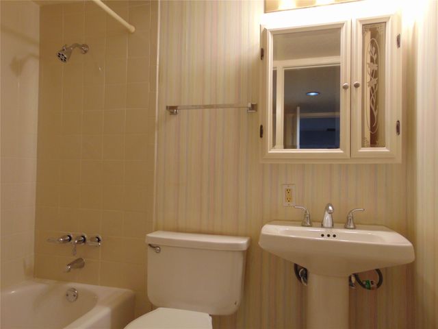 12806 Midway Road 2020, Dallas, TX 75244