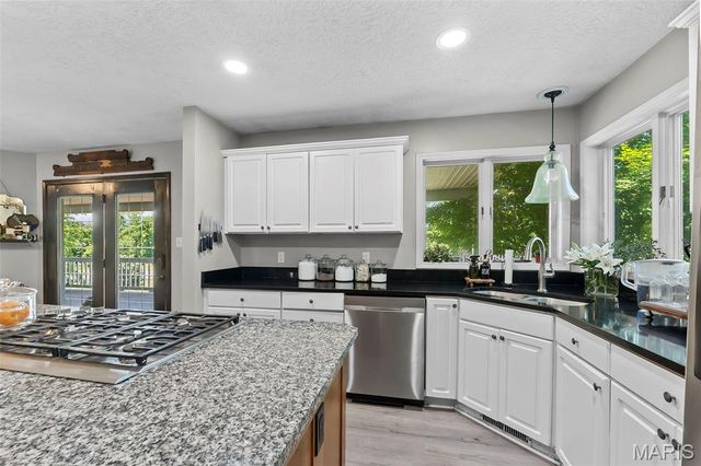 4765 Quail Run Road, Farmington, MO 63640