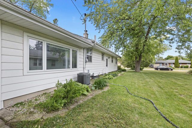 8024 N 62nd STREET, Brown Deer, WI 53223