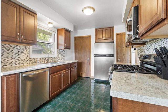 8024 N 62nd STREET, Brown Deer, WI 53223