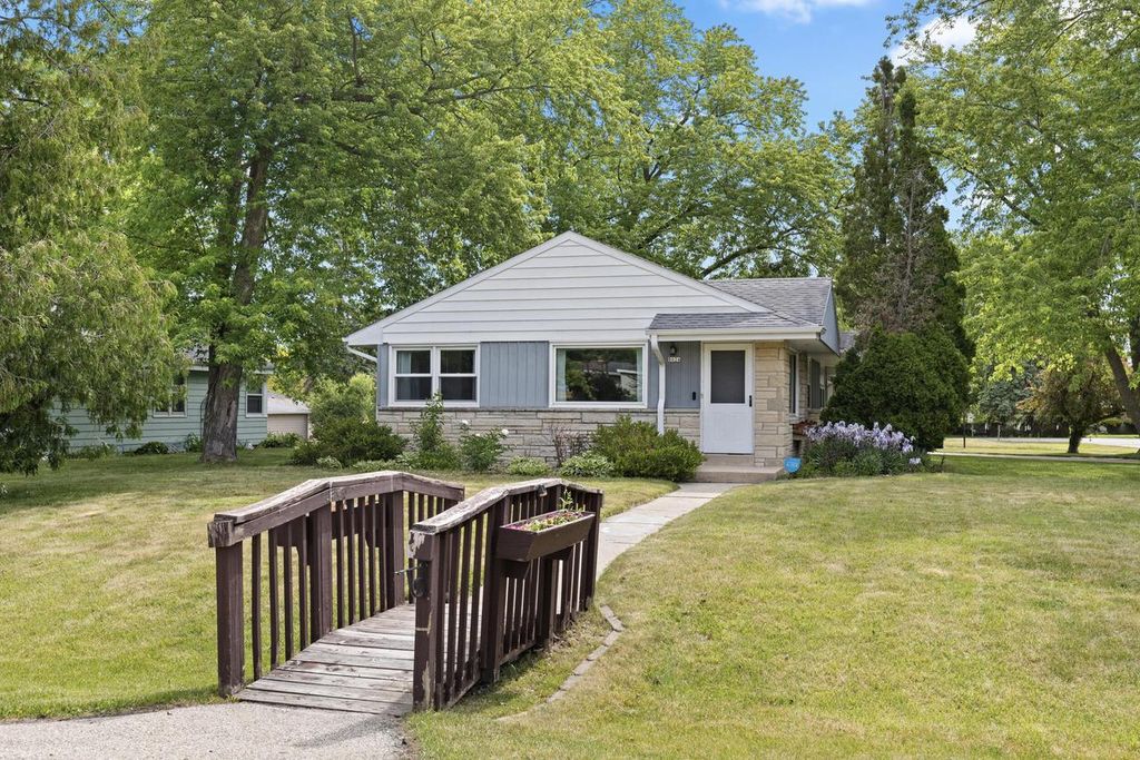 8024 N 62nd STREET, Brown Deer, WI 53223