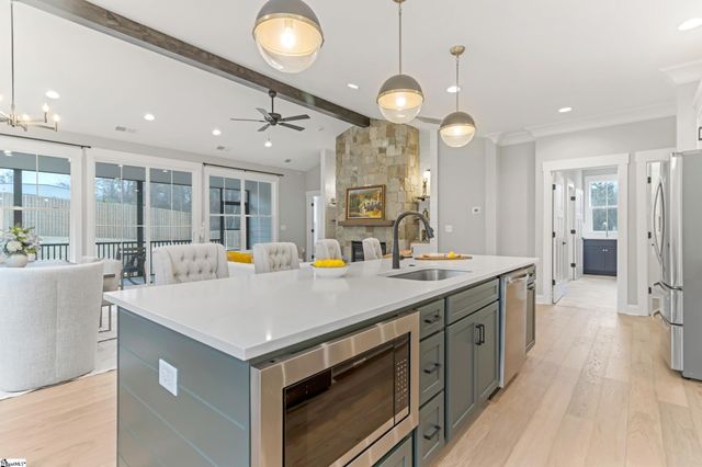 230 E Darby Road, Taylors, SC 29687