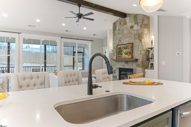 230 E Darby Road, Taylors, SC 29687