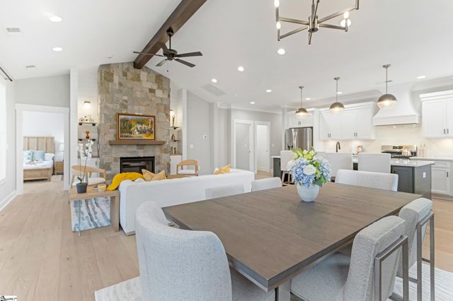 230 E Darby Road, Taylors, SC 29687