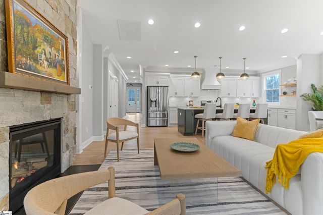 230 E Darby Road, Taylors, SC 29687