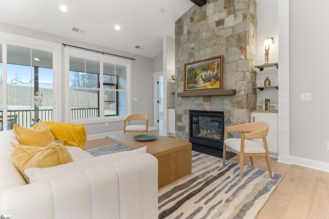 230 E Darby Road, Taylors, SC 29687