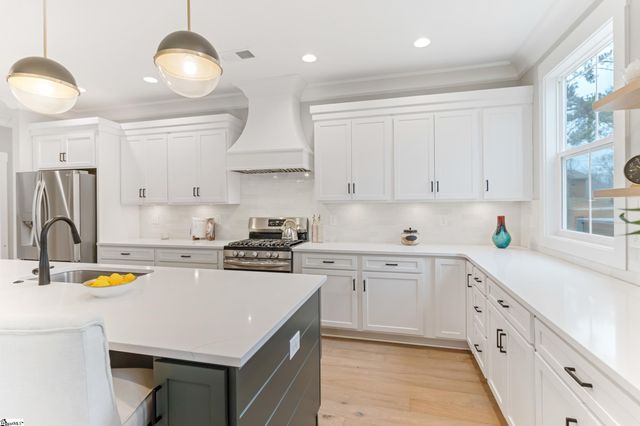 230 E Darby Road, Taylors, SC 29687