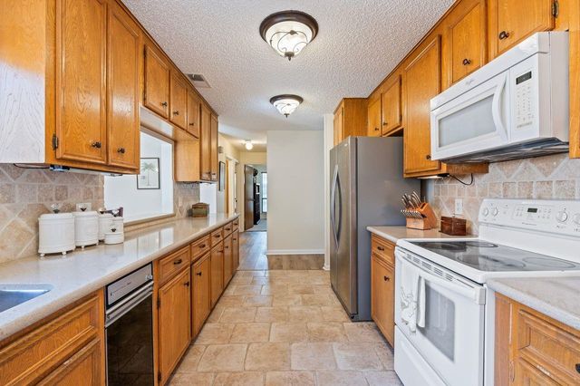 16811 Pinemoor Way, Houston, TX 77058