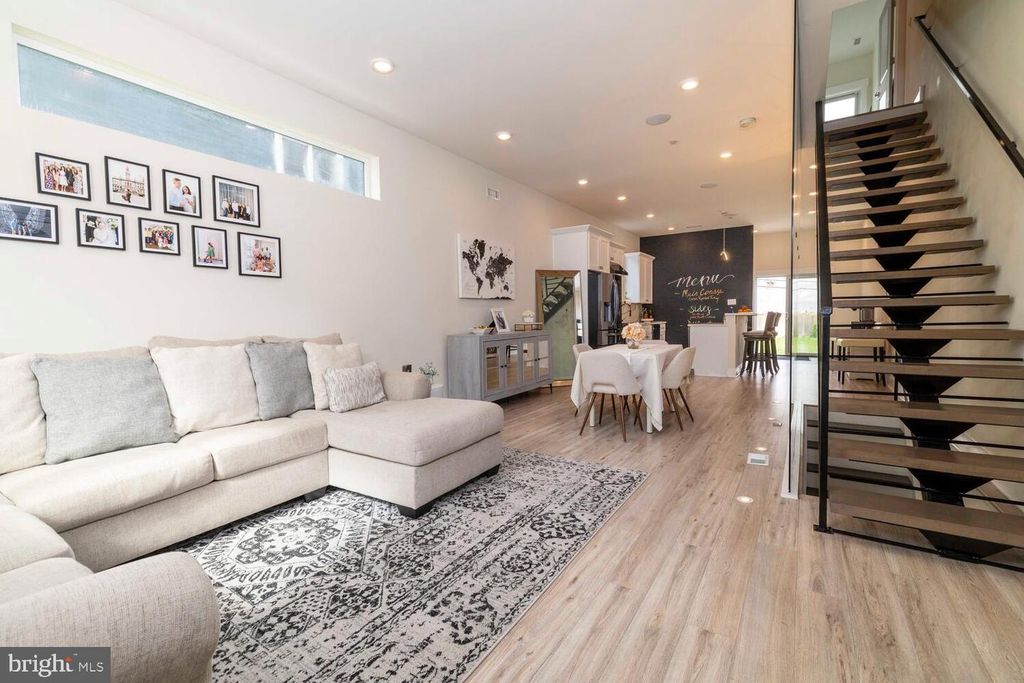 101 E PHIL ELLENA ST, Philadelphia, PA 19119