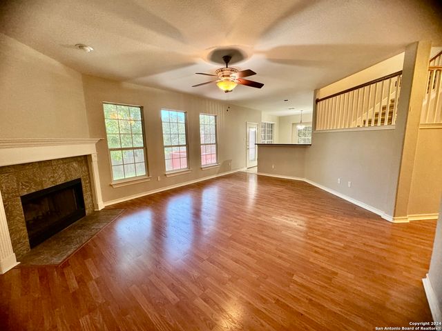 952 PERSIAN GDN, San Antonio, TX 78260