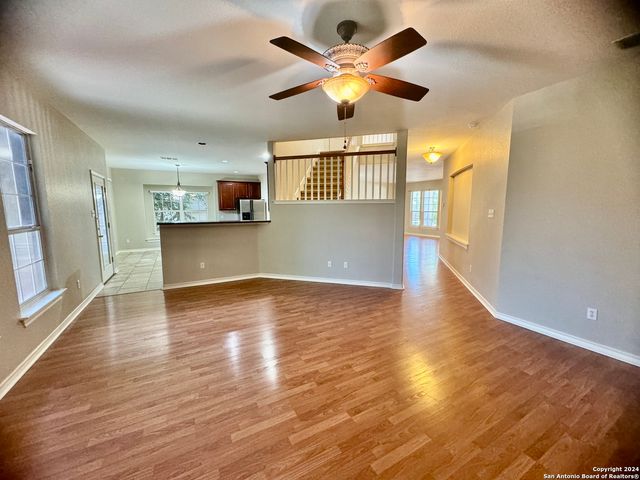 952 PERSIAN GDN, San Antonio, TX 78260