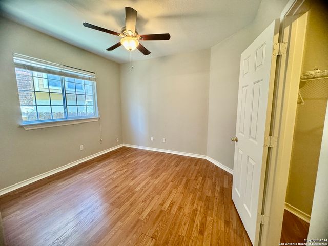952 PERSIAN GDN, San Antonio, TX 78260
