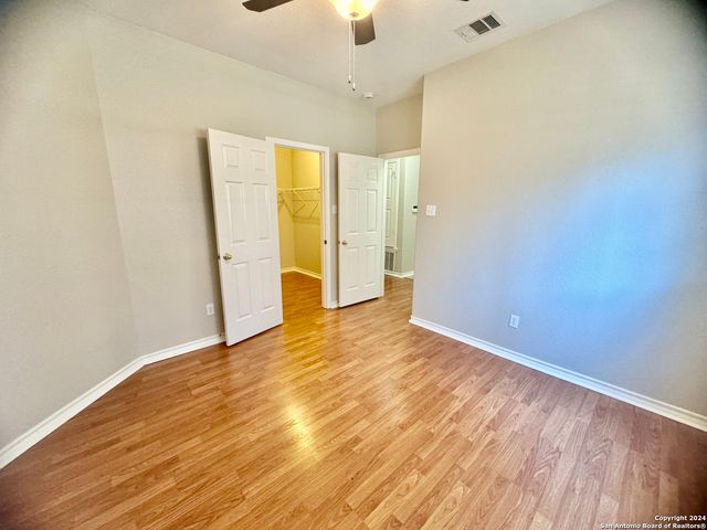 952 PERSIAN GDN, San Antonio, TX 78260
