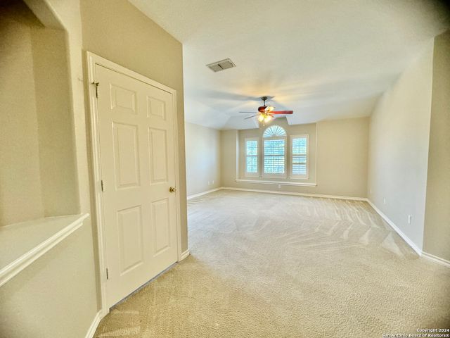 952 PERSIAN GDN, San Antonio, TX 78260