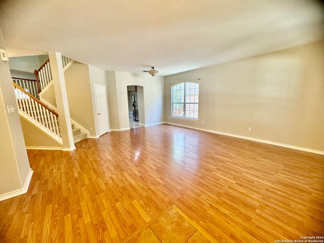 952 PERSIAN GDN, San Antonio, TX 78260
