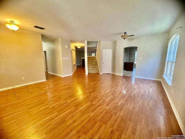 952 PERSIAN GDN, San Antonio, TX 78260