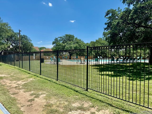 952 PERSIAN GDN, San Antonio, TX 78260