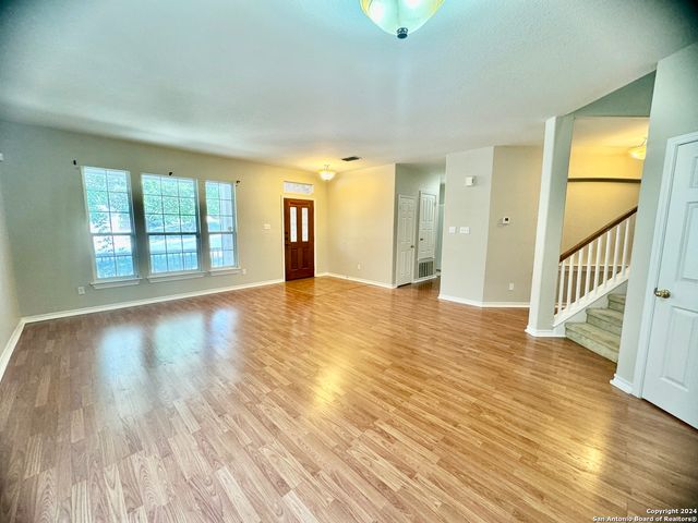 952 PERSIAN GDN, San Antonio, TX 78260