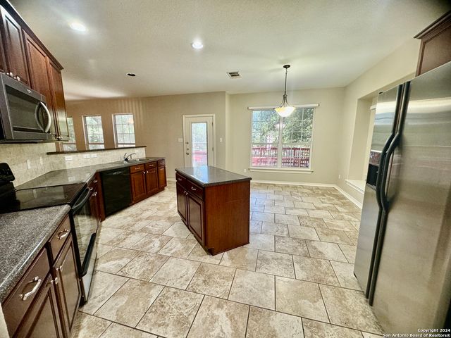 952 PERSIAN GDN, San Antonio, TX 78260