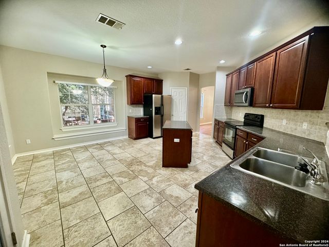 952 PERSIAN GDN, San Antonio, TX 78260