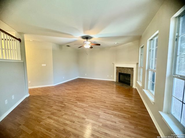 952 PERSIAN GDN, San Antonio, TX 78260