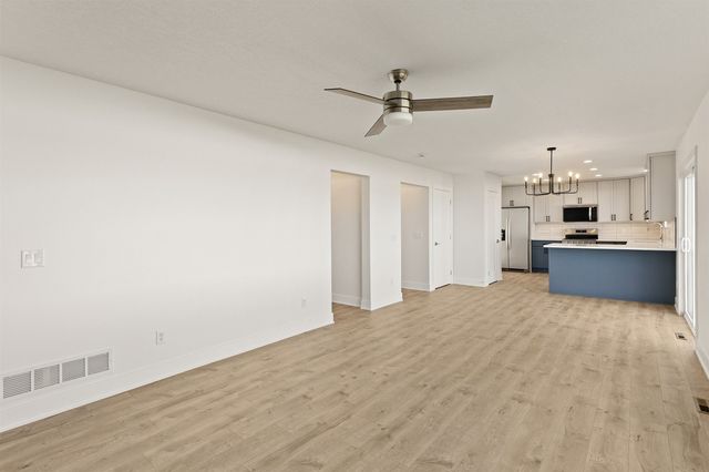 4222 132nd Street, Urbandale, IA 50323