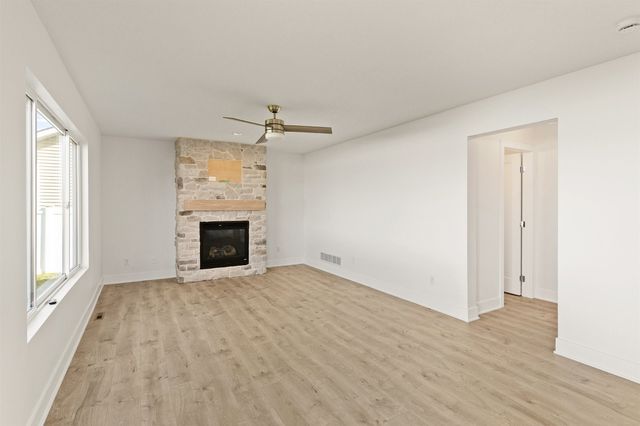 4222 132nd Street, Urbandale, IA 50323