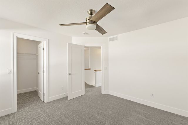 4222 132nd Street, Urbandale, IA 50323