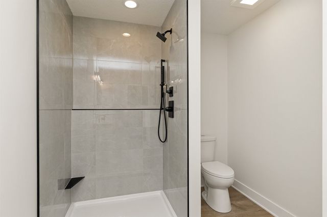 4222 132nd Street, Urbandale, IA 50323