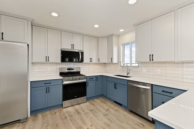 4222 132nd Street, Urbandale, IA 50323