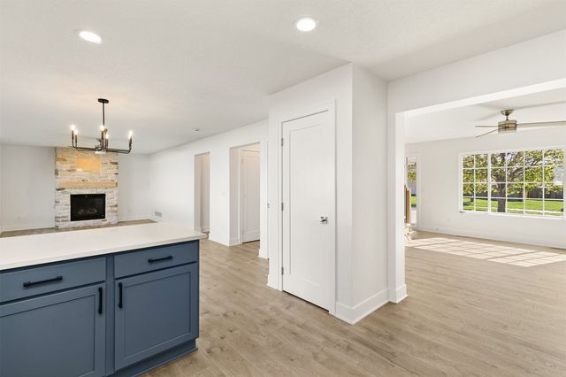 4222 132nd Street, Urbandale, IA 50323