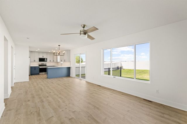 4222 132nd Street, Urbandale, IA 50323