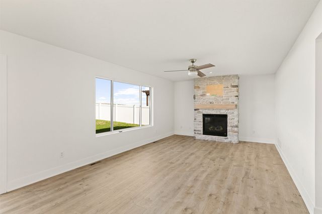 4222 132nd Street, Urbandale, IA 50323