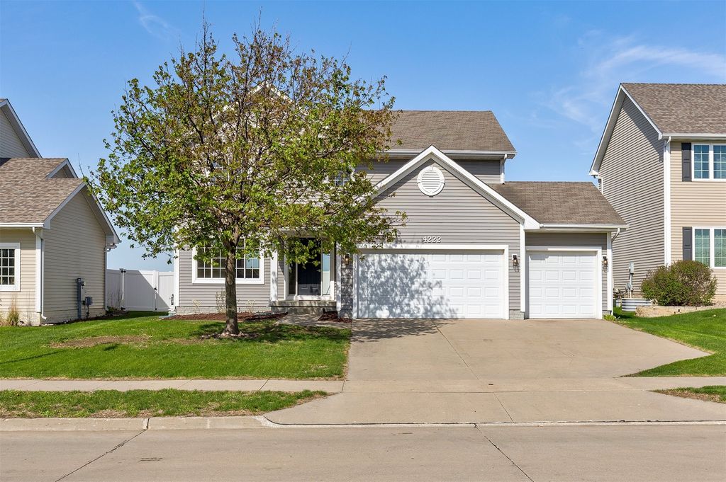 4222 132nd Street, Urbandale, IA 50323