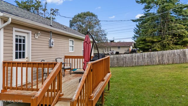 297 Parks Circle, Harrogate, TN 37752