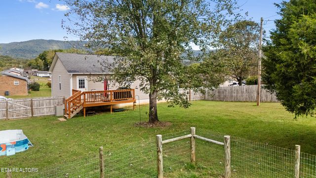 297 Parks Circle, Harrogate, TN 37752