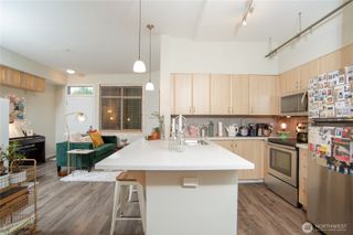 812 5th Avenue N #102, Seattle, WA 98109