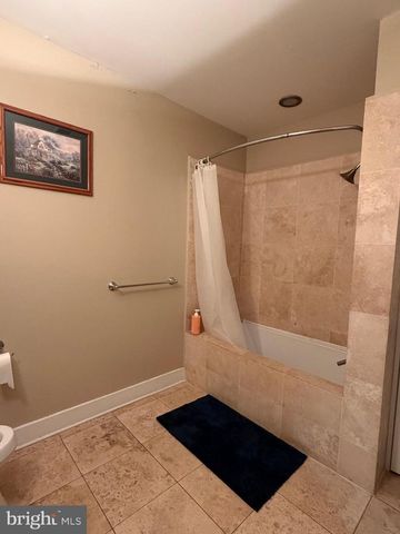 1105 WALLACE ST, Philadelphia, PA 19123