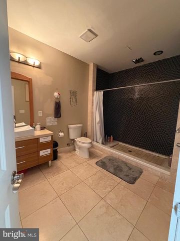 1105 WALLACE ST, Philadelphia, PA 19123