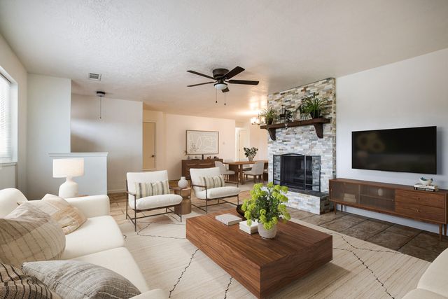 3813 Lost Tree Road SE, Rio Rancho, NM 87124